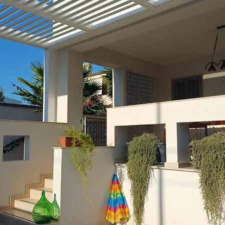 Enza - A 150 Passi Dal Mare بيت للعطل
